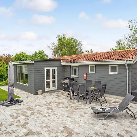 1 Bedroom In Holiday home Hojby